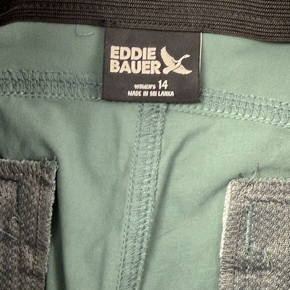 Eddie Bauer Horizon Bermuda Shorts Women Size 14 Green Quick Dry Hiking Comfort - Picture 6 of 8